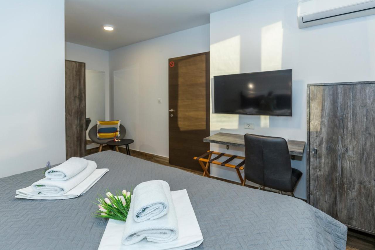 Apinelo Tower Rooms Split Exterior foto