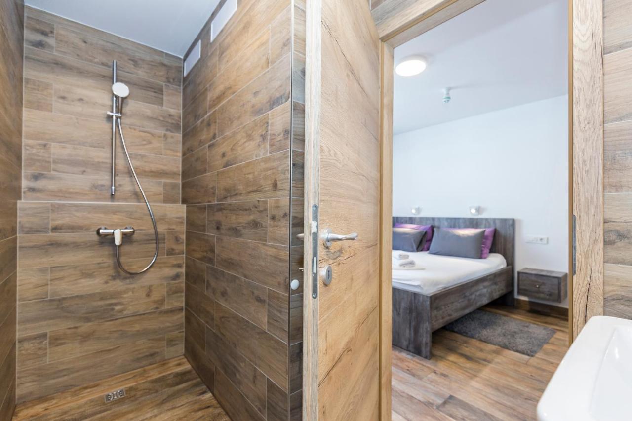 Apinelo Tower Rooms Split Exterior foto