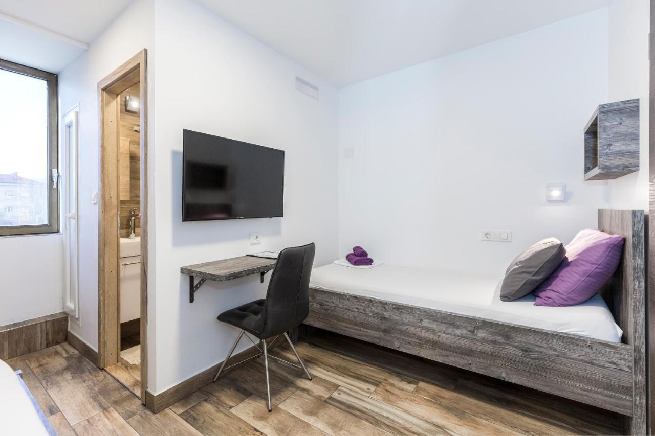 Apinelo Tower Rooms Split Exterior foto