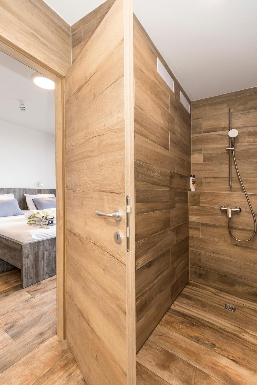 Apinelo Tower Rooms Split Exterior foto