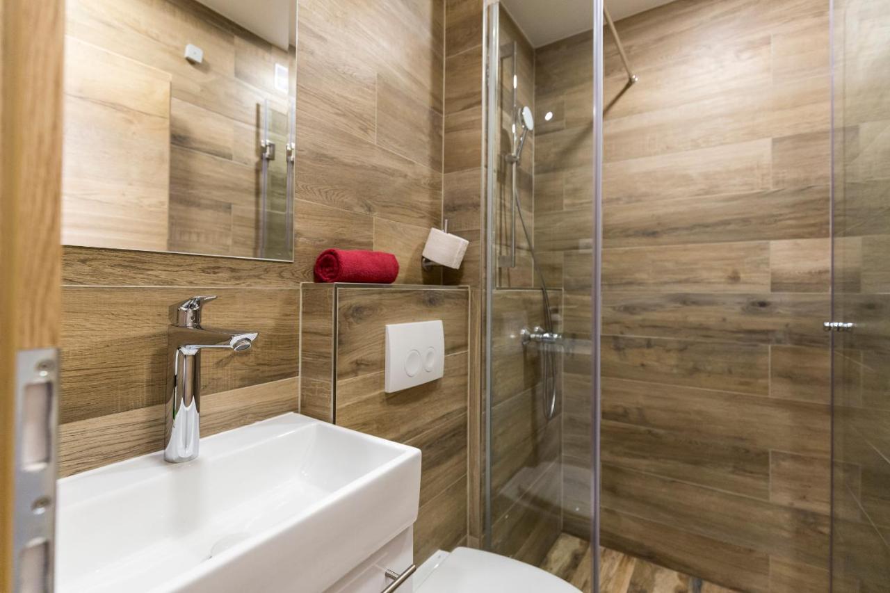 Apinelo Tower Rooms Split Exterior foto